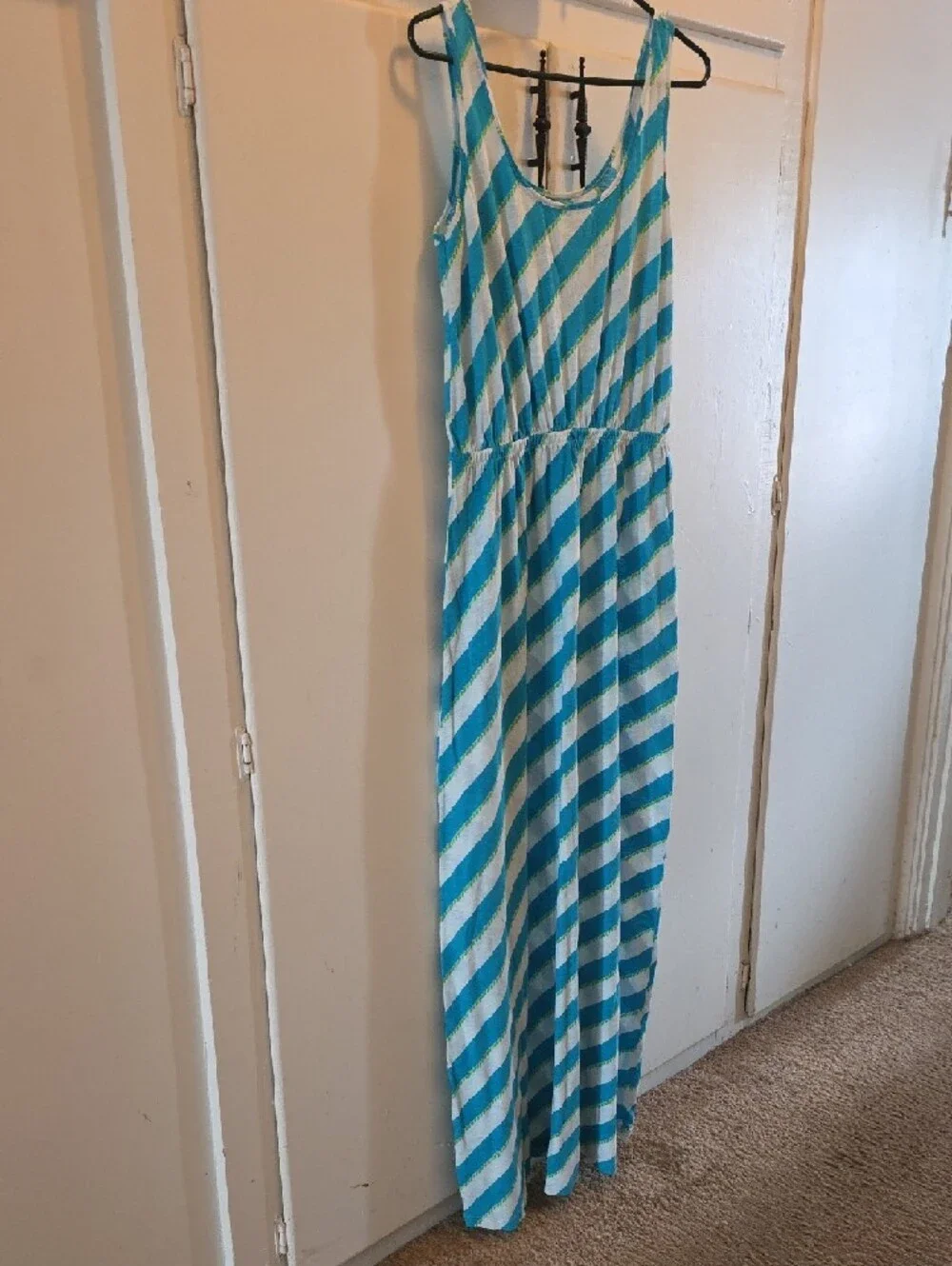 Treasures in Turquoise & Teal Mystery Box - Picture 10 of 16